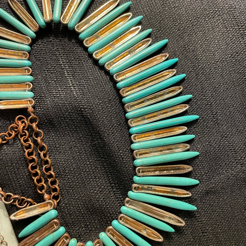 Chic Turquoise Spike Necklace - Picture 8 of 9